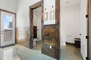 1124 Co Rd 301, Elgin, TX 78621 - Photo 23