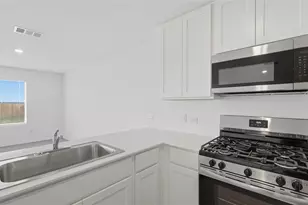 221 Stumpy St, San Marcos, TX 78666 - Photo 3