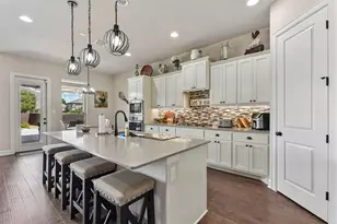 104 Skylark Ln, Hutto, TX 78634 - Photo 9