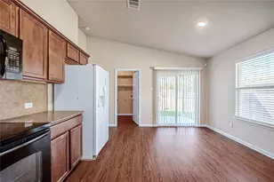 320 Comal Run, Hutto, TX 78634 - Photo 7