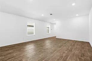 727 Gladiola Loop, Kyle, TX 78640 - Photo 11