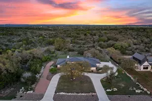 405 Spicewood Trails Dr, Spicewood, TX 78669 - Photo 3