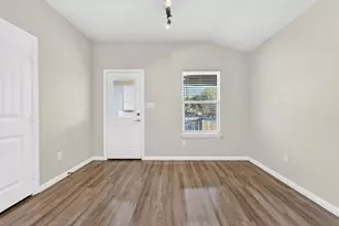 129 Salado Dr, Kyle, TX 78640 - Photo 15