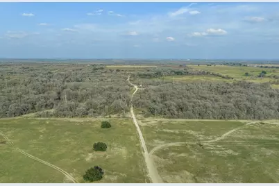 1144 Treetop Lane, Luling, TX 78648 - Photo 27
