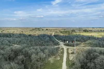 1144 Treetop Lane, Luling, TX 78648 - Photo 23