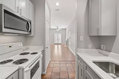 712 Graham Place #205, Austin, TX 78705 - Photo 9