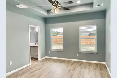 982 S Navarro Street, Giddings, TX 78942 - Photo 11