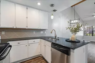 1748 Ohlen Rd, Austin, TX 78757 - Photo 17