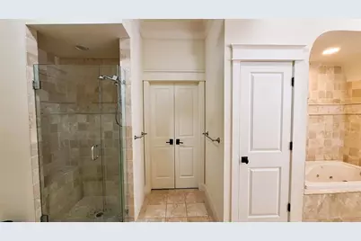 130 Squires Drive, Lakeway, TX 78734 - Photo 17