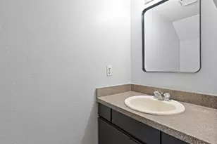 1815 River Crossing Cir, Austin, TX 78741 - Photo 17