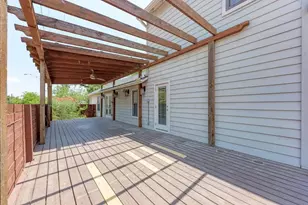 1014 E 14th St, Austin, TX 78702 - Photo 29