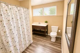 328 W Pietzsch St, Bartlett, TX 76511 - Photo 5