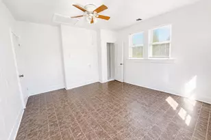 328 W Pietzsch St, Bartlett, TX 76511 - Photo 13