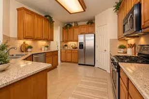 1553 Homewood Cir, Round Rock, TX 78665 - Photo 7