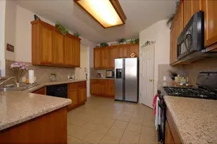 1553 Homewood Cir, Round Rock, TX 78665 - Photo 3
