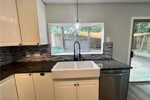 5305 Summer Cir, Austin, TX 78741 - Photo 9