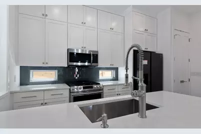 2504 E 6th Street #2, Austin, TX 78702 - Photo 7