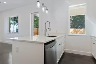 2504 E 6th St, Austin, TX 78702 - Photo 9