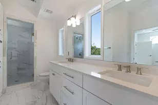 2504 E 6th St, Austin, TX 78702 - Photo 11