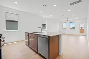 1008 Universal Dr, Hutto, TX 78634 - Photo 13