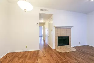 203 E 31st St, Austin, TX 78705 - Photo 17