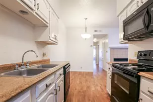 203 E 31st St, Austin, TX 78705 - Photo 13