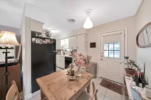 1104 Kinney Ave, Austin, TX 78704 - Photo 5