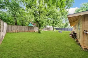 1104 Kinney Ave, Austin, TX 78704 - Photo 11