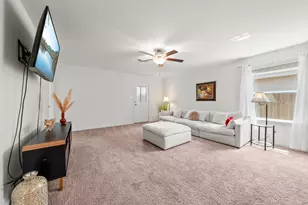 216 Wincanton Ln, Jarrell, TX 76537 - Photo 9