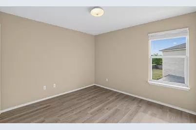 113 Hays Forest Cove, Elgin, TX 78621 - Photo 9