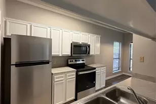 6501 Columbia Oaks Ct, Austin, TX 78759 - Photo 3