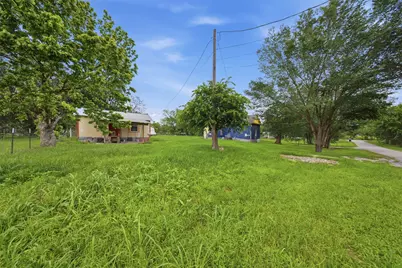 148 Brenham Street, McDade, TX 78650 - Photo 27