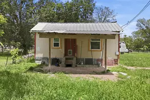148 Brenham St, McDade, TX 78650 - Photo 23