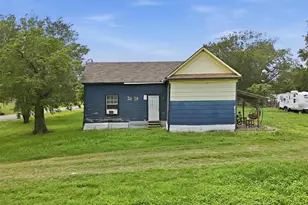 148 Brenham St, McDade, TX 78650 - Photo 19