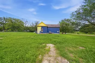 148 Brenham St, McDade, TX 78650 - Photo 15