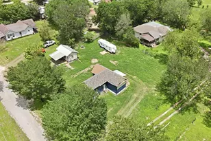 148 Brenham St, McDade, TX 78650 - Photo 5