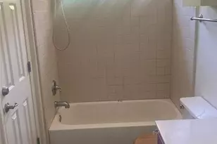 2911 E 13th St, Austin, TX 78702 - Photo 7