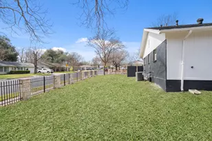 8401 Staunton Dr, Austin, TX 78758 - Photo 29