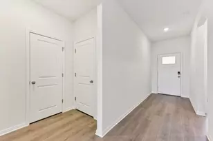 102 Holmby Dr, Hutto, TX 78634 - Photo 17