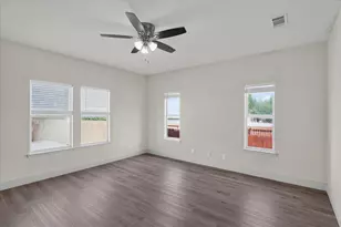 80 Family Cir, Hutto, TX 78634 - Photo 29