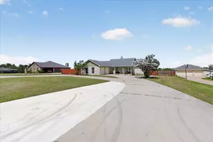 80 Family Cir, Hutto, TX 78634 - Photo 31