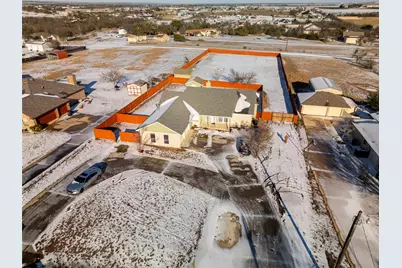 80 Family Circle, Hutto, TX 78634 - Photo 37