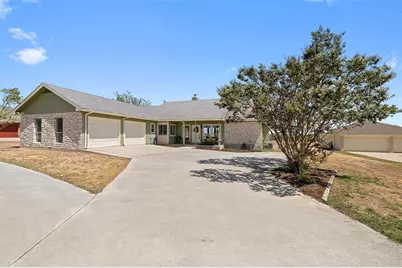 80 Family Circle, Hutto, TX 78634 - Photo 1