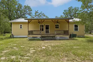 1811 W Old Lockhart Rd, West Point, TX 78963 - Photo 19