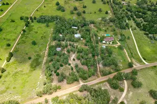 1811 W Old Lockhart Rd, West Point, TX 78963 - Photo 33