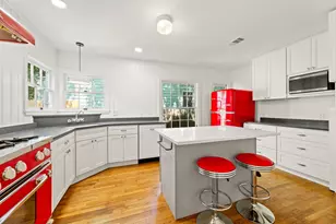 811 E 45th St, Austin, TX 78751 - Photo 7