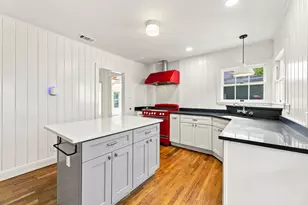 811 E 45th St, Austin, TX 78751 - Photo 19