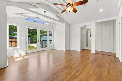 811 E 45th Street, Austin, TX 78751 - Photo 11