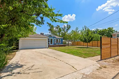 811 E 45th Street, Austin, TX 78751 - Photo 3