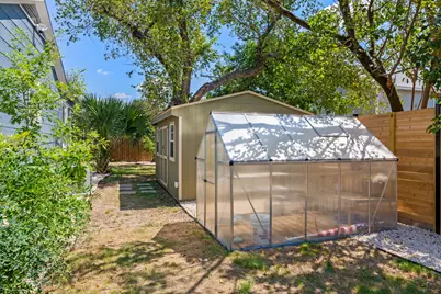 811 E 45th Street, Austin, TX 78751 - Photo 27